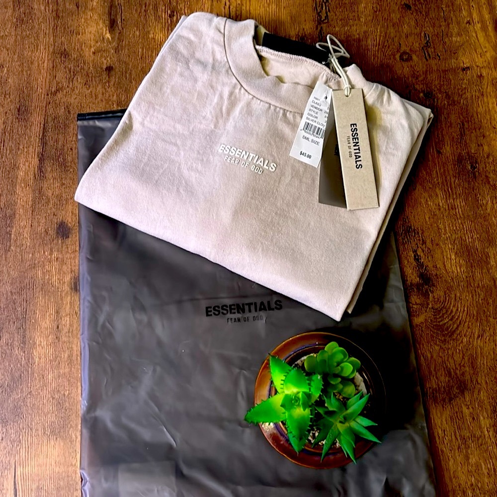BNWT Essentials FOG Silver Cloud Tee